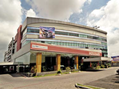 <div><b>Daihatsu Showroom</b>, Jakarta</div><div style="font-weight: normal;">5-floor office building &amp; 5-floor parking building</div>
